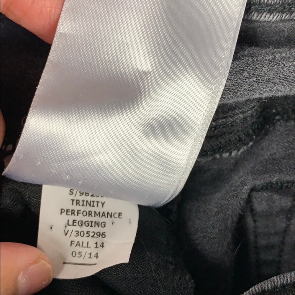 Gap Trinity Performance Distressed Wash Jegging - image 4